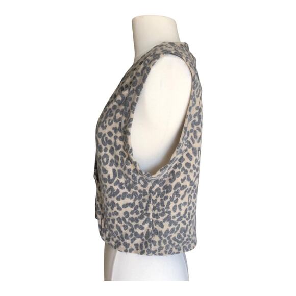 gaze NWT Women's Crop Fuzzy Animal Print Button Front Sweater Vest Top Camel SM - Picture 7 of 12